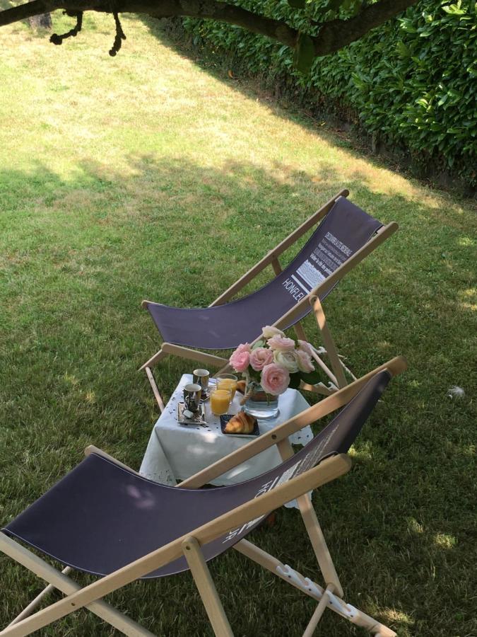 Bed and Breakfast Les Pommiers Honfleur Exterior foto