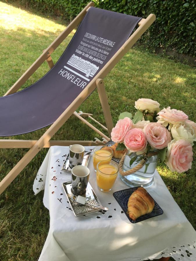 Bed and Breakfast Les Pommiers Honfleur Exterior foto