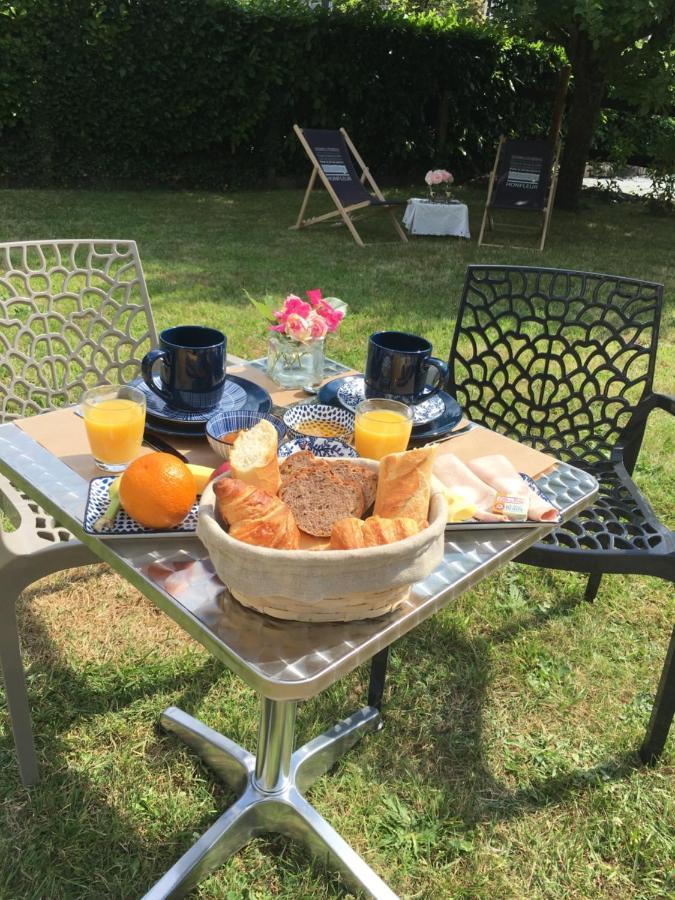 Bed and Breakfast Les Pommiers Honfleur Exterior foto