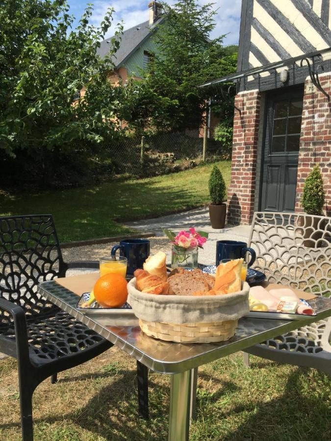 Bed and Breakfast Les Pommiers Honfleur Exterior foto