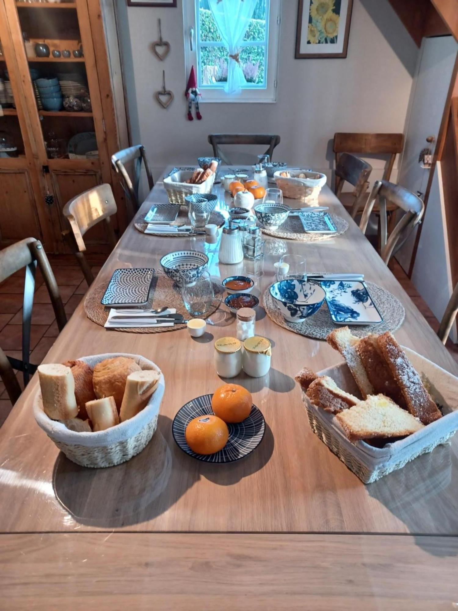 Bed and Breakfast Les Pommiers Honfleur Exterior foto