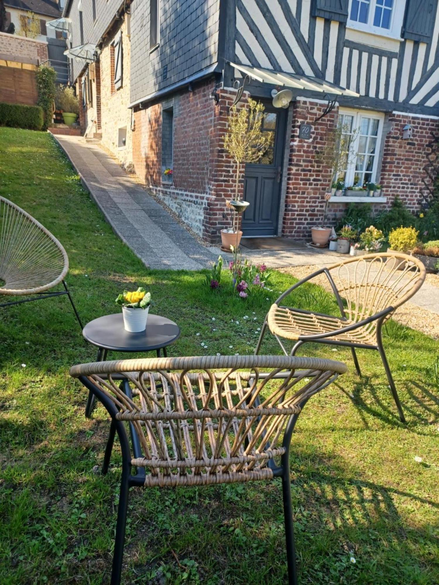 Bed and Breakfast Les Pommiers Honfleur Exterior foto